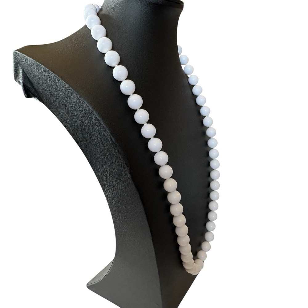 VTG White‎ Beaded Necklace Plastic Individually Knotted 28" Chunky Mid-Century - Picture 13 of 16